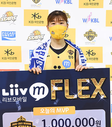 [대표 이미지] KB스타즈 김민정, Liiv M FLEX(리브모바일 플렉스) 선정